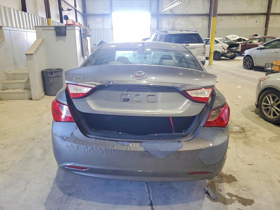 Снимка 6 от търг – 2011 HYUNDAI SONATA с VIN 5NPEB4AC4BH207075