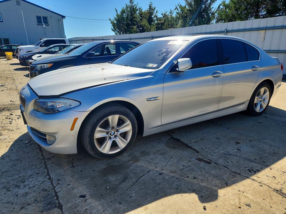 BMW 528 2013 с VIN WBAXH5C52DDW16130 - Снимка от търг