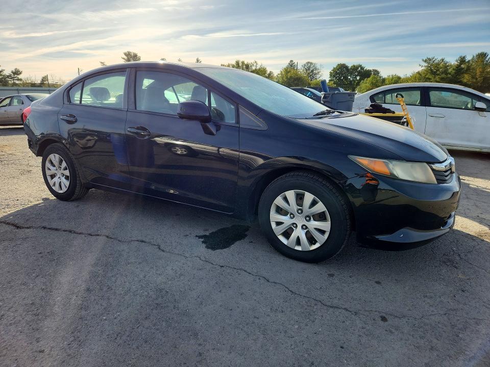 Снимка 4 от търг – 2012 HONDA CIVIC с VIN 2HGFB2F51CH306046