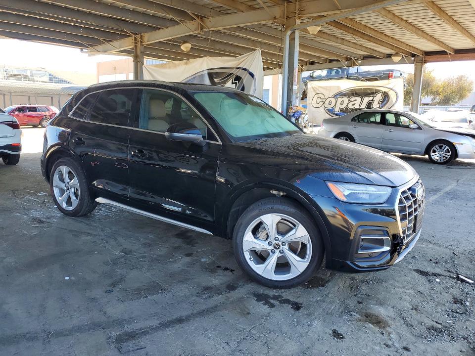 Снимка 4 от търг – 2021 AUDI Q5 с VIN WA1BAAFY1M2111279