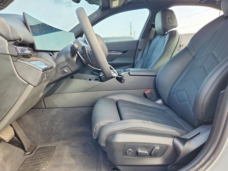 صورة رقم 7 من المزاد - 2027 BMW 530 مع VIN WBA43FJ04VCY01091