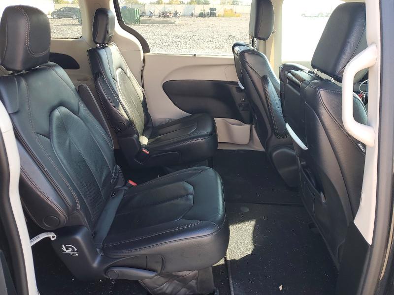Фото 11 с аукциона – 2018 CHRYSLER PACIFICA с VIN 2C4RC1EG0JR227352