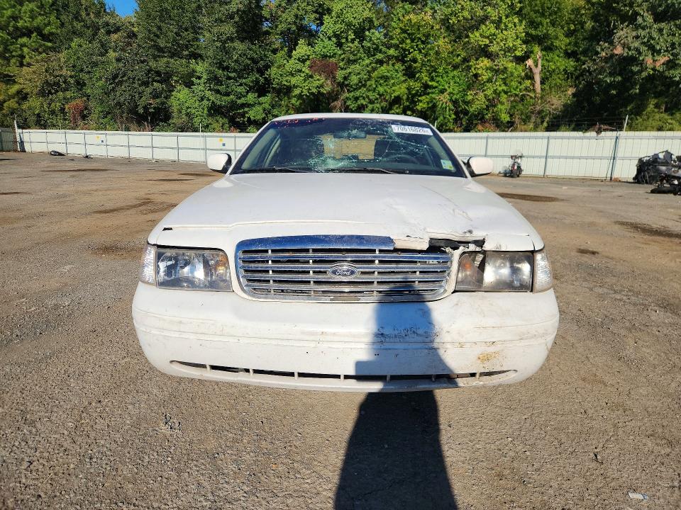 Снимка 5 от търг – 2011 FORD CROWN VICTORIA с VIN 2FABP7EV8BX184552
