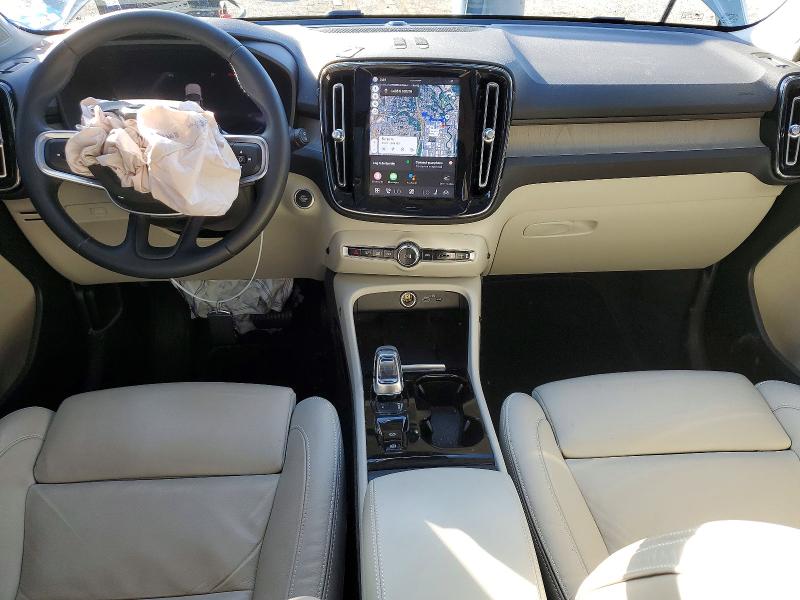 Снимка 8 от търг – 2023 VOLVO XC40 с VIN YV4L12UA8P2092334