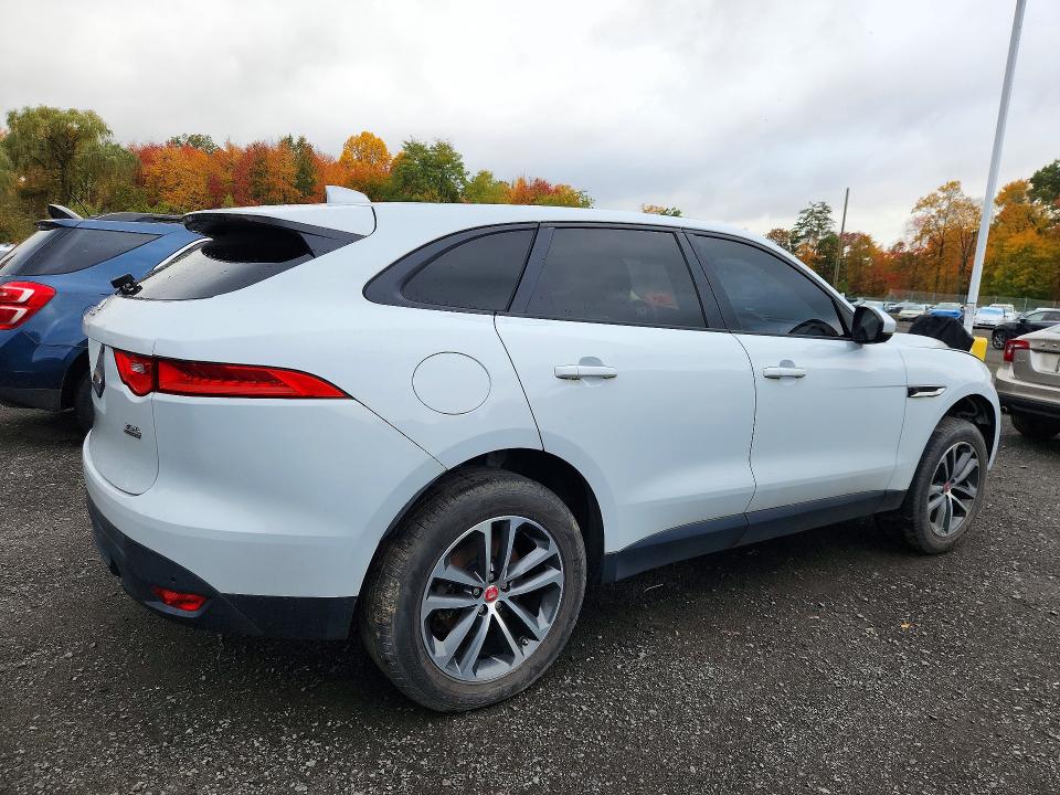 Foto 3 de la subasta – 2017 JAGUAR F-PACE con VIN SADCJ2BV5HA063961