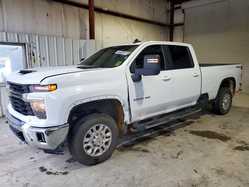 CHEVROLET SILVERADO 2025 with VIN 1GC4KTEY0SF333312 - Photo from auction