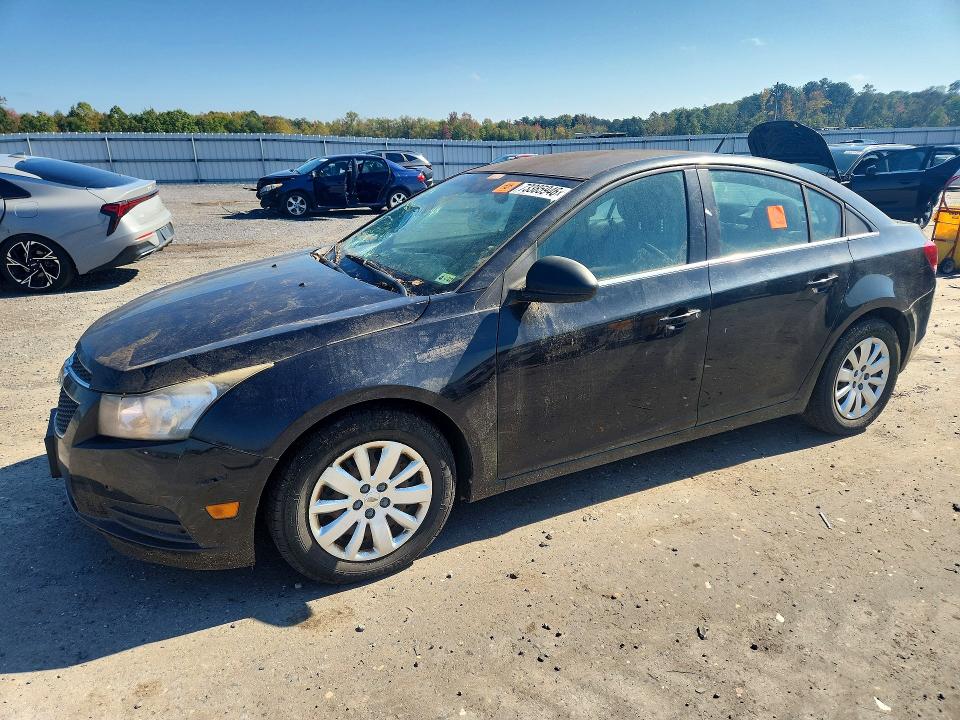 CHEVROLET CRUZE 2011 с VIN 1G1PC5SH1B7158016 - Снимка от търг