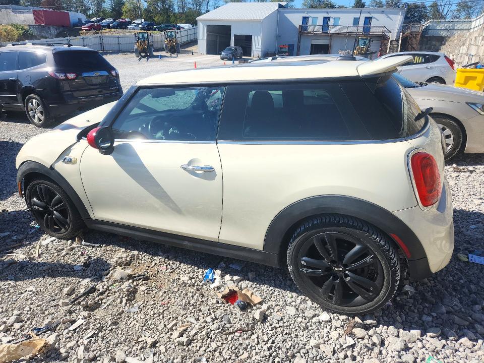 Снимка 2 от търг – 2015 MINI COOPER с VIN WMWXP7C51F2A33855