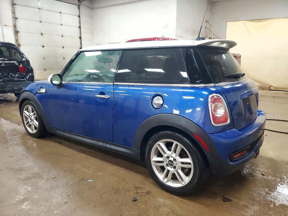 Photo 2 from auction – 2013 MINI COOPER with VIN WMWSV3C54DT389018