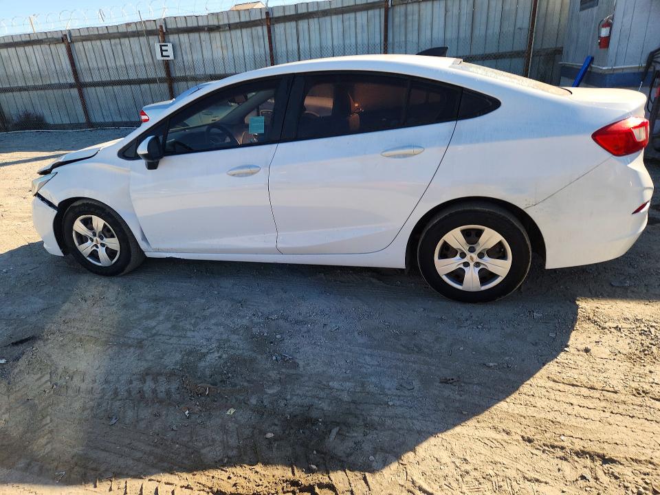Снимка 2 от търг – 2017 CHEVROLET CRUZE с VIN 1G1BC5SM3H7266878