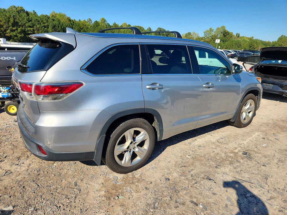 Photo 3 from auction – 2015 TOYOTA HIGHLANDER with VIN 5TDDKRFH9FS077520
