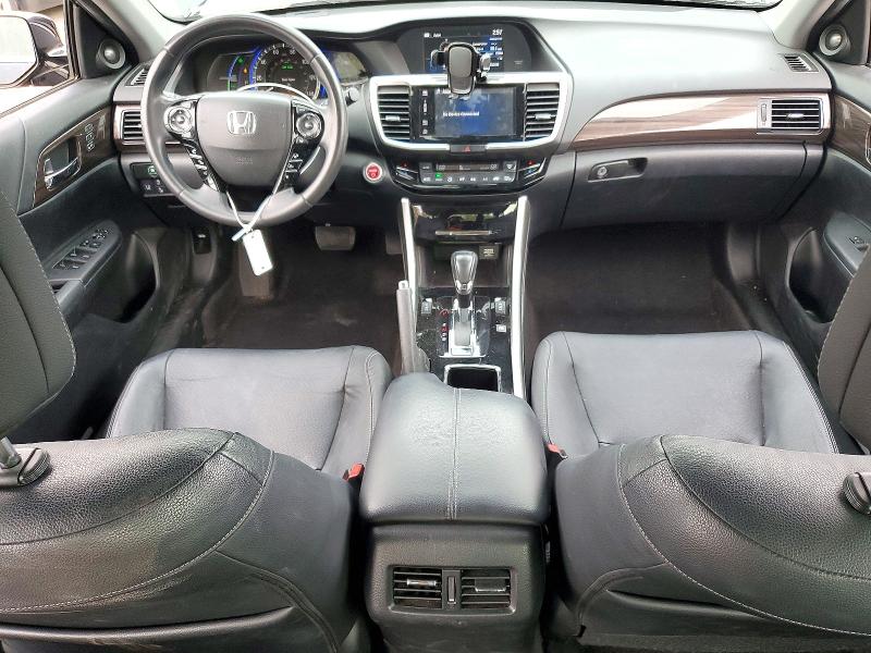 Снимка 8 от търг – 2017 HONDA ACCORD с VIN JHMCR6F55HC026921