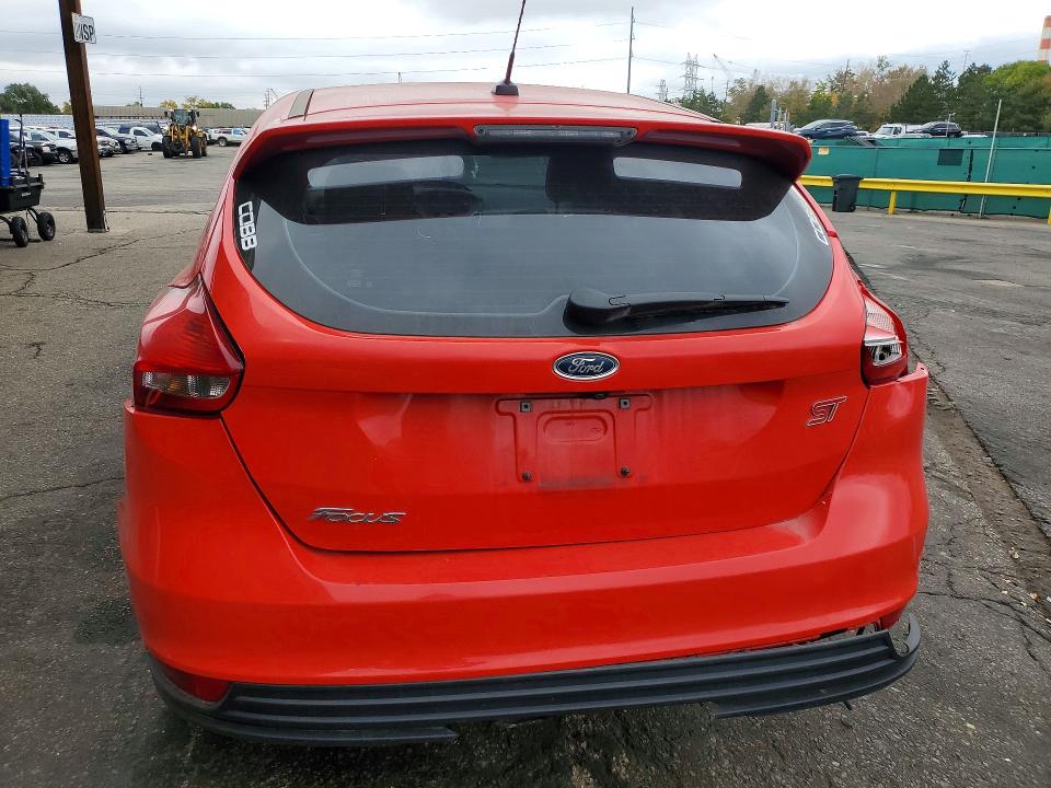 Снимка 6 от търг – 2017 FORD FOCUS с VIN 1FADP3L94HL229855