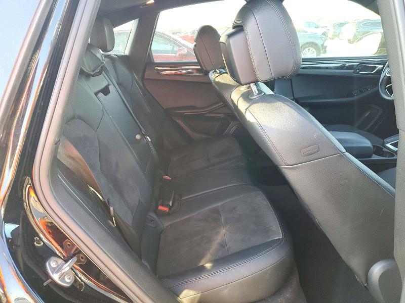Photo 11 from auction – 2016 PORSCHE MACAN with VIN WP1AB2A52GLB46394