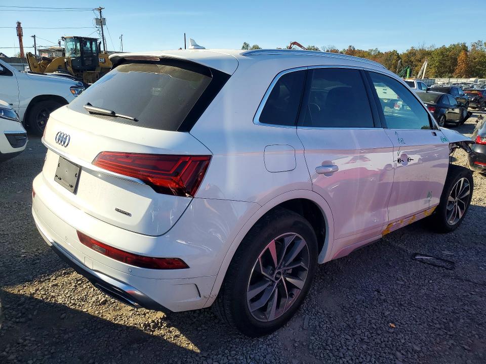 Снимка 3 от търг – 2023 AUDI Q5 с VIN WA1EAAFY2P2000645