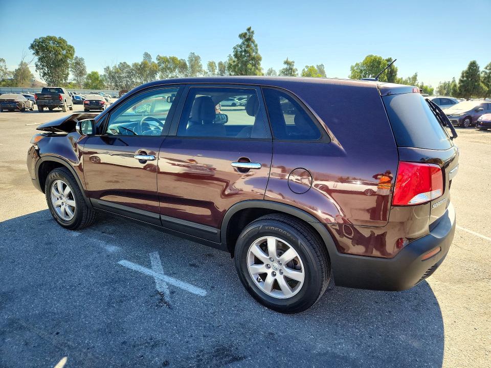 Foto 2 de la subasta – 2013 KIA SORENTO con VIN 5XYKT3A17DG402865
