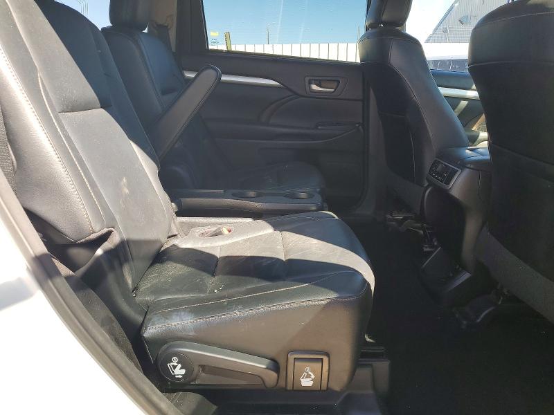 Photo 11 from auction – 2017 TOYOTA HIGHLANDER with VIN 5TDKZRFH1HS512181