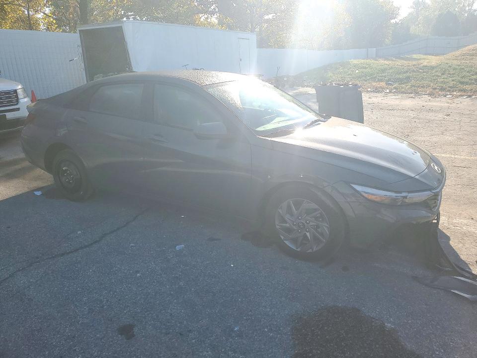 Снимка 4 от търг – 2025 HYUNDAI ELANTRA HYBRID с VIN KMHLM4DJ4SU170784