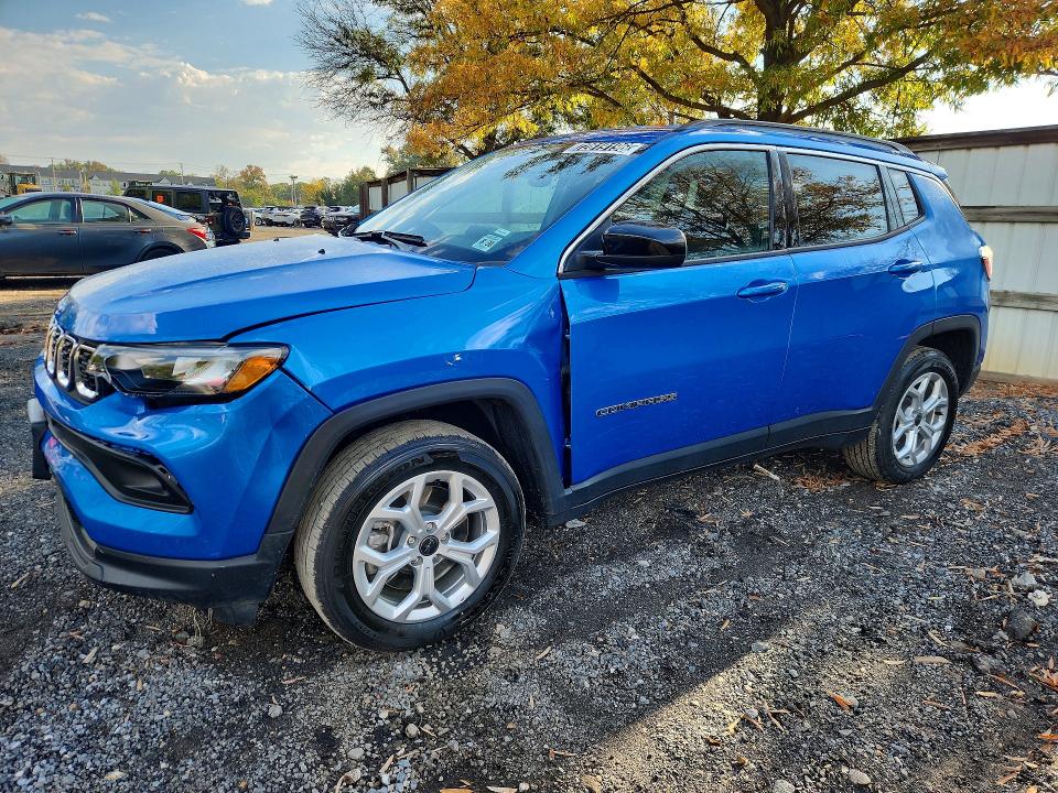 JEEP COMPASS 2025 مع رقم تعريف المركبة 3C4NJDBN1ST600874 - صورة من المزاد