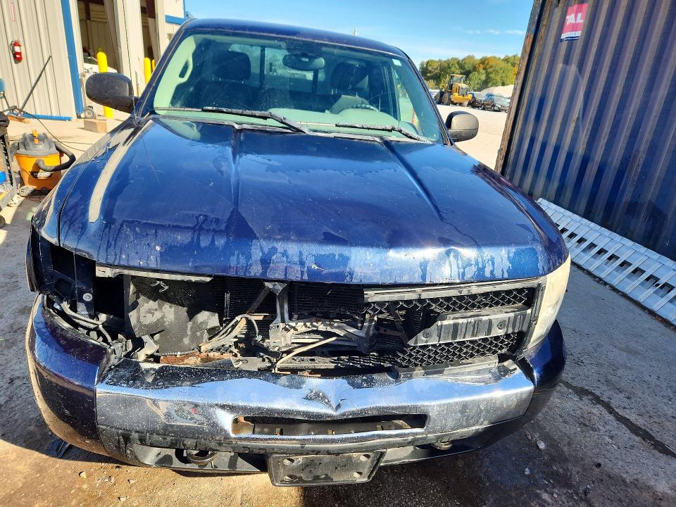 Photo 5 from auction – 2010 CHEVROLET SILVERADO with VIN 1GCPKPE09AZ278077