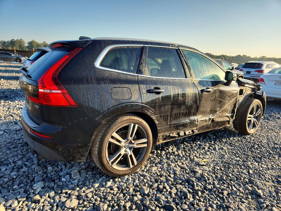 Photo 3 from auction – 2018 VOLVO XC60 with VIN LYV102RK2JB069457