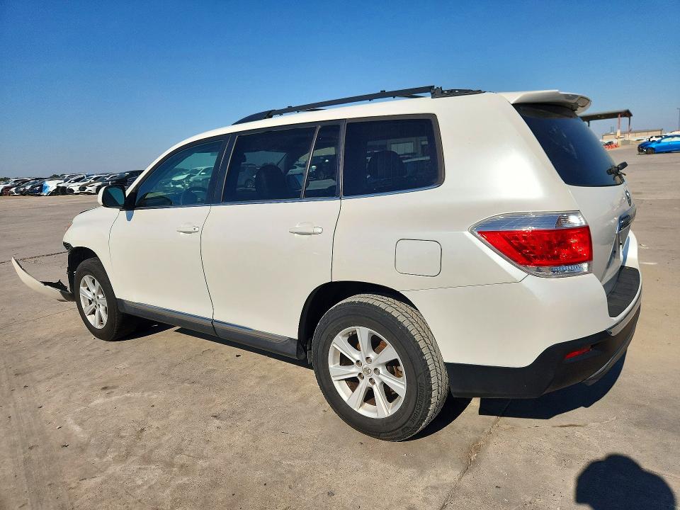 Photo 2 from auction – 2013 TOYOTA HIGHLANDER with VIN 5TDZK3EH8DS117667