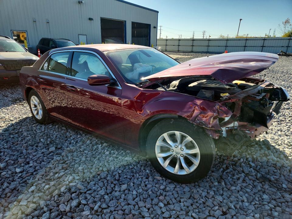 Photo 4 from auction – 2016 CHRYSLER 300 with VIN 2C3CCAAG7GH233678