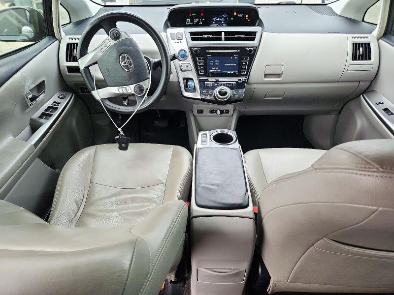 Снимка 8 от търг – 2017 TOYOTA PRIUS V с VIN JTDZN3EU9HJ067319