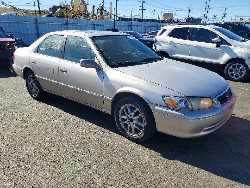 Снимка 4 от търг – 2001 TOYOTA CAMRY с VIN 4T1BF28K51U117605