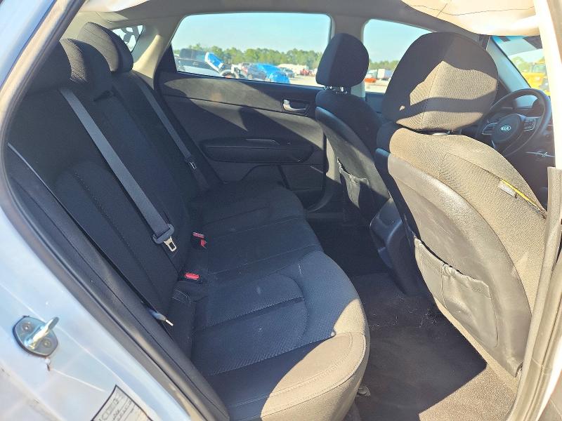 Photo 10 from auction – 2017 KIA OPTIMA with VIN 5XXGT4L34HG172920