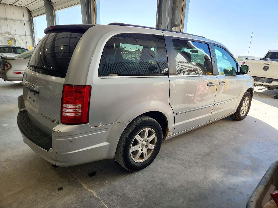 Снимка 3 от търг – 2010 CHRYSLER TOWN & COUNTRY с VIN 2A4RR5D13AR343738