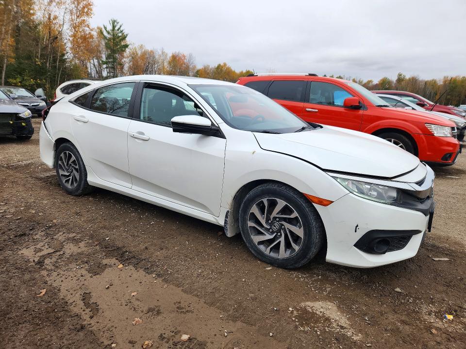Снимка 4 от търг – 2018 HONDA CIVIC с VIN 2HGFC2F86JH027096