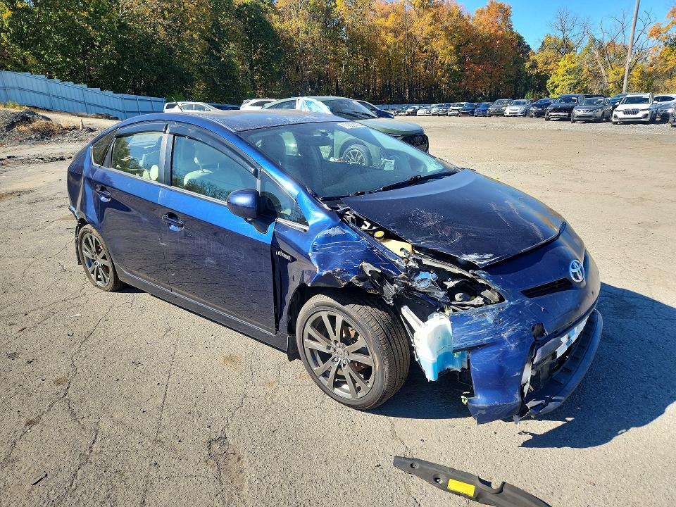 Снимка 4 от търг – 2013 TOYOTA PRIUS с VIN JTDKN3DUXD1618886