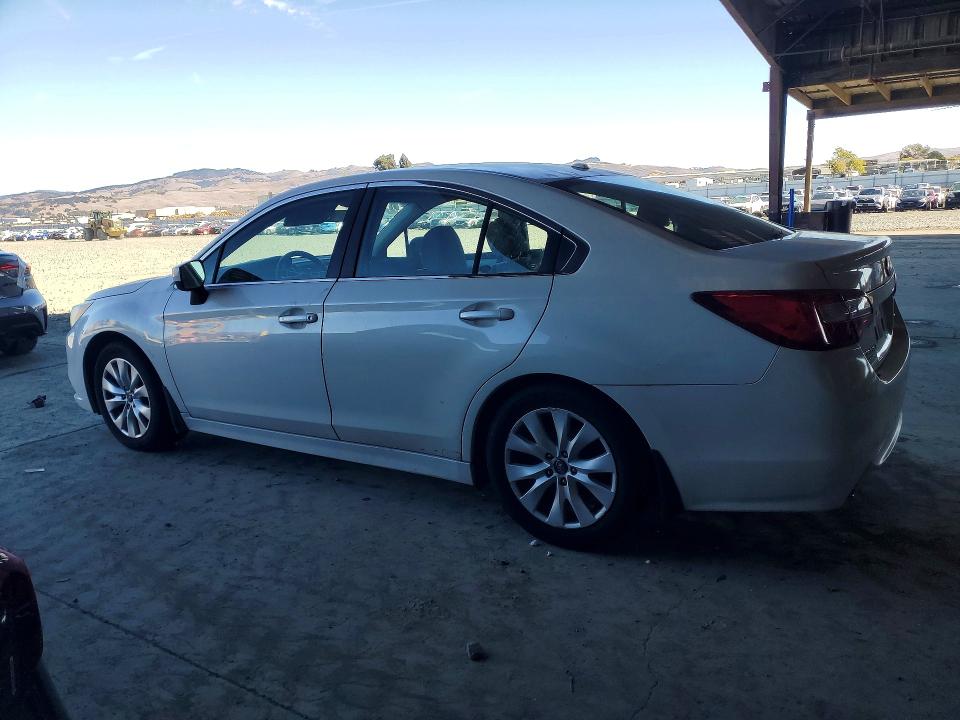 Снимка 2 от търг – 2015 SUBARU LEGACY с VIN 4S3BNAC69F3038415