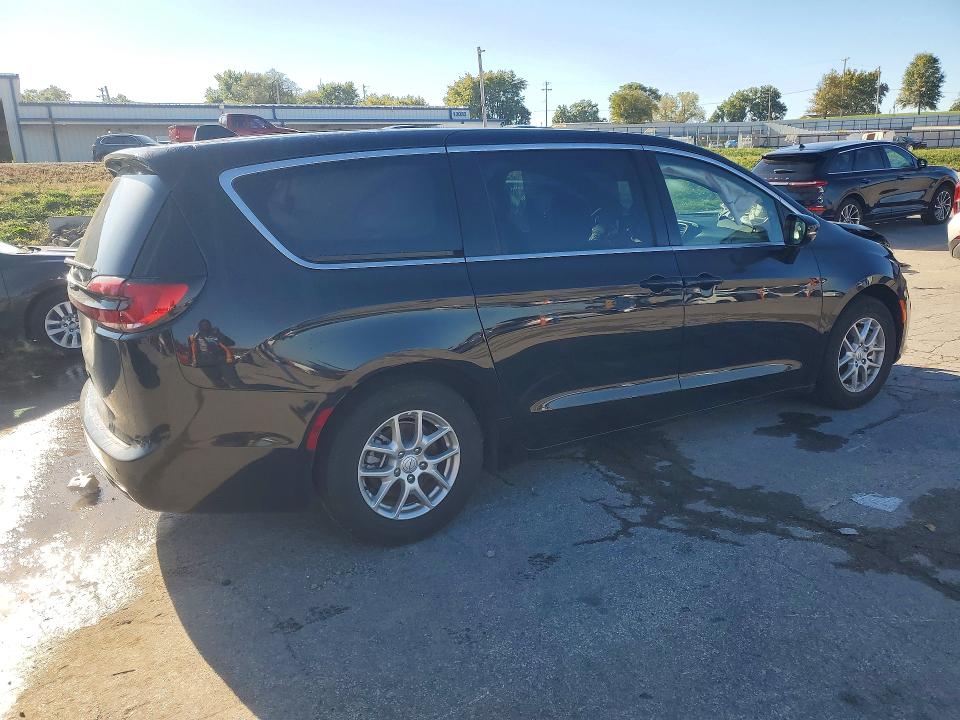 Снимка 3 от търг – 2026 CHRYSLER PACIFICA с VIN 2C4RC1BG4TR243528