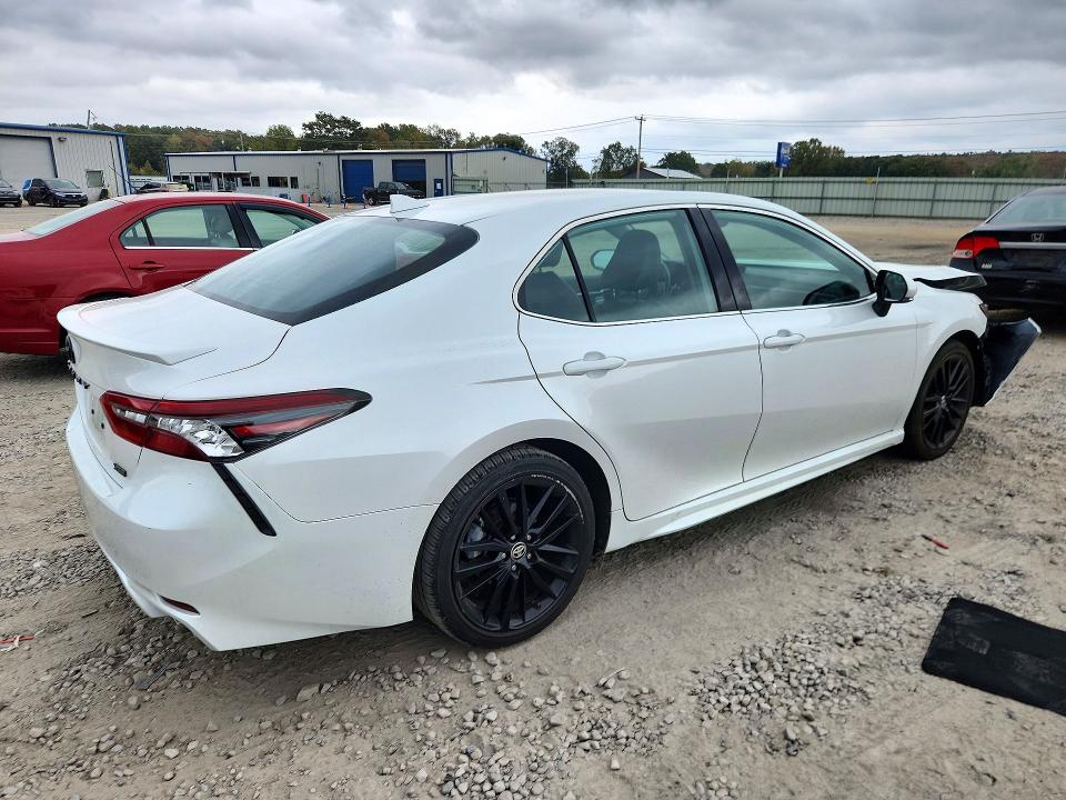 Снимка 3 от търг – 2024 TOYOTA CAMRY с VIN 4T1K61AK3RU909025