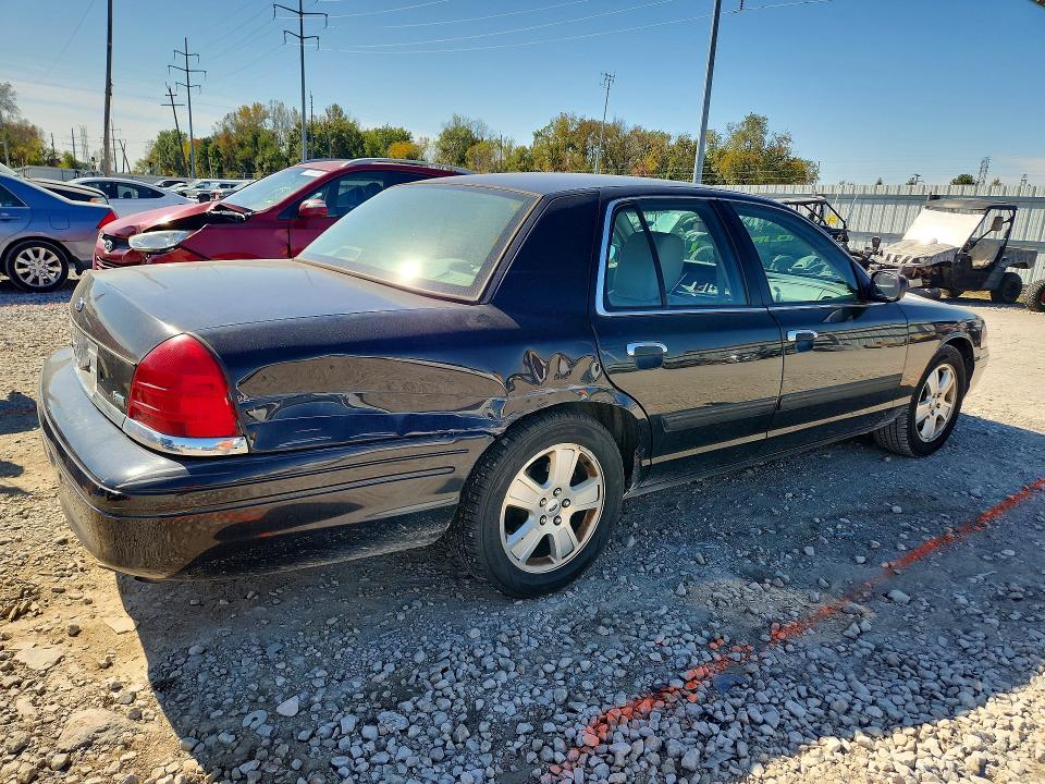 Photo 3 from auction – 2011 FORD CROWN VICTORIA with VIN 2FABP7EV3BX154472