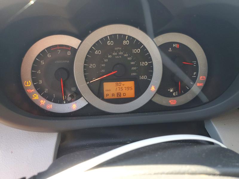Photo 9 from auction – 2011 TOYOTA RAV4 with VIN 2T3BF4DV6BW098731