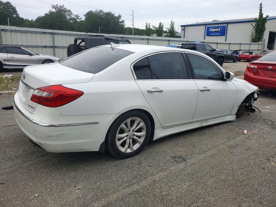 Photo 3 from auction – 2013 HYUNDAI GENESIS with VIN KMHGC4DD2DU214797