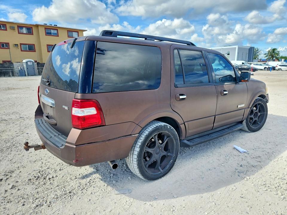 Снимка 3 от търг – 2008 FORD EXPEDITION с VIN 1FMFU17508LA21846