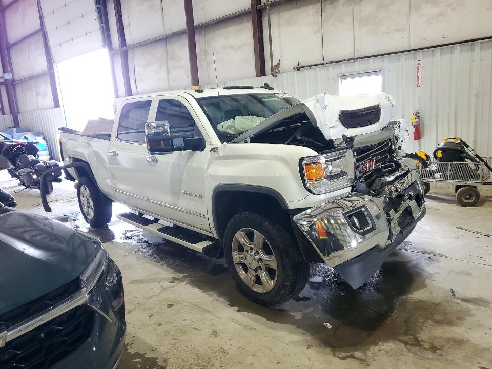 Снимка 4 от търг – 2018 GMC SIERRA с VIN 1GT12TEY1JF244253