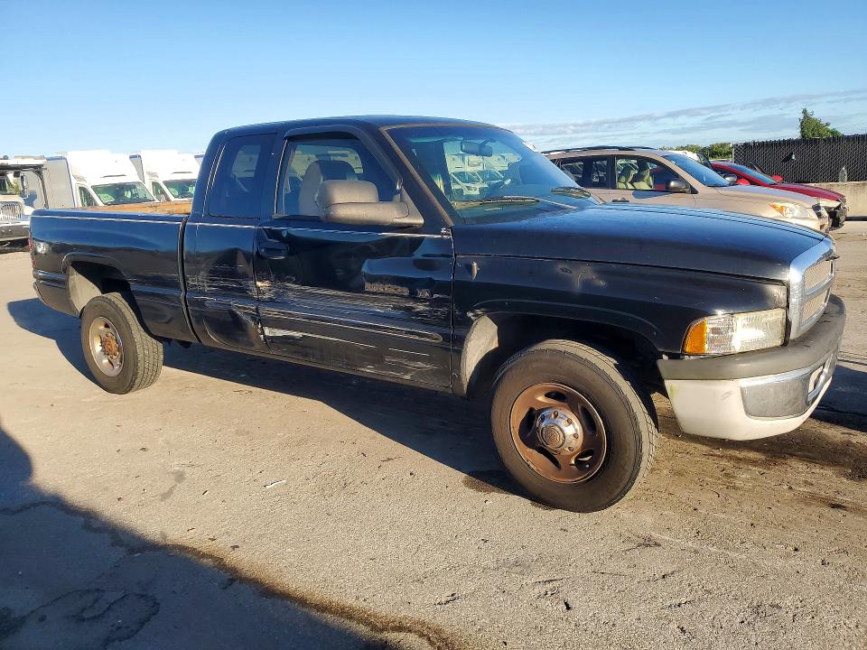 Снимка 4 от търг – 2002 DODGE RAM 2500 с VIN 3B7KC23Z02M271131