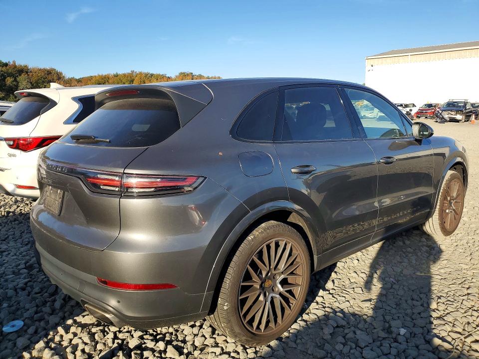 Снимка 3 от търг – 2021 PORSCHE CAYENNE с VIN WP1AA2AY9MDA07009