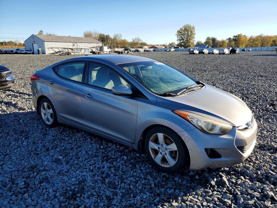 Снимка 4 от търг – 2013 HYUNDAI ELANTRA с VIN KMHDH4AE5DU497889