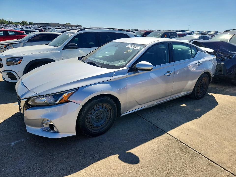 NISSAN ALTIMA 2019 z numerem VIN 1N4BL4BV5KC242757 - Zdjęcie z aukcji