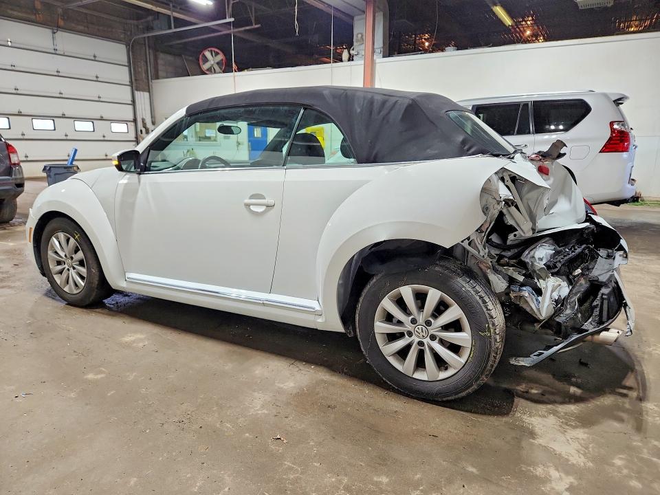 Снимка 2 от търг – 2019 VOLKSWAGEN BEETLE с VIN 3VW5DAAT1KM506930