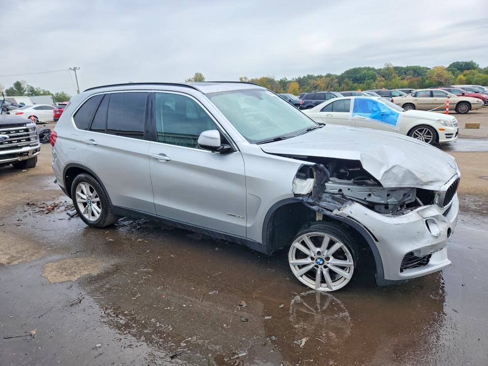 Снимка 4 от търг – 2015 BMW X5 с VIN 5UXKR0C51F0P10876