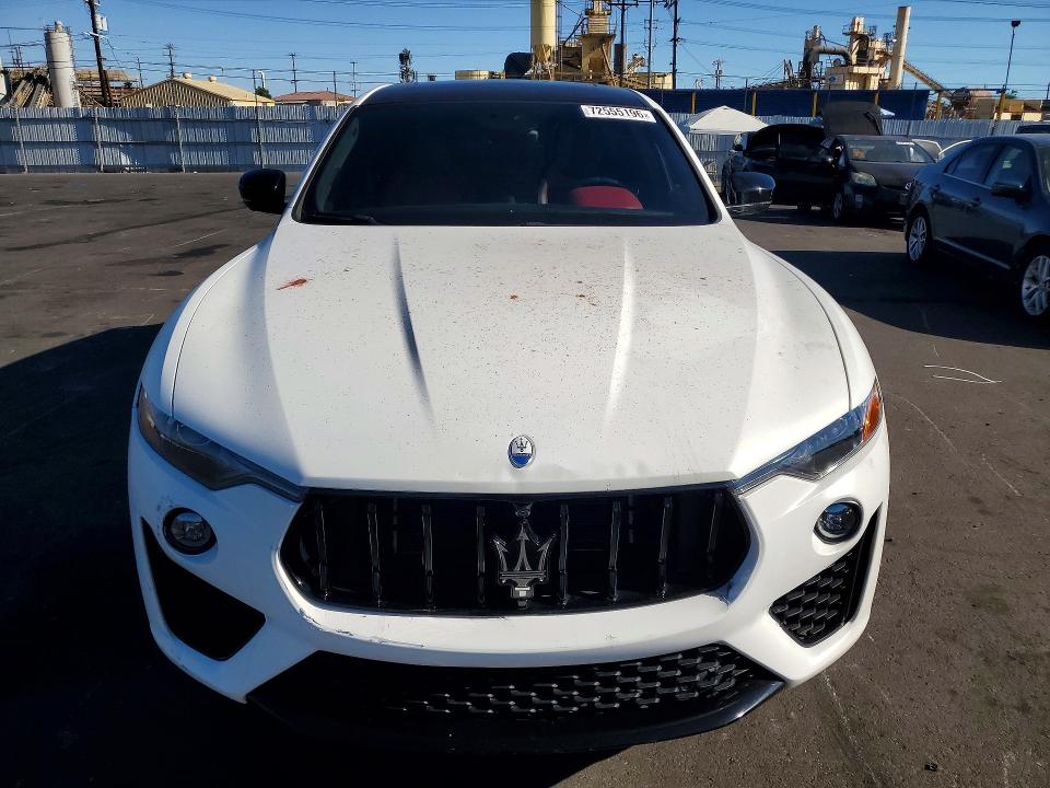 Photo 5 from auction – 2022 MASERATI LEVANTE with VIN ZN661XUA2NX392866