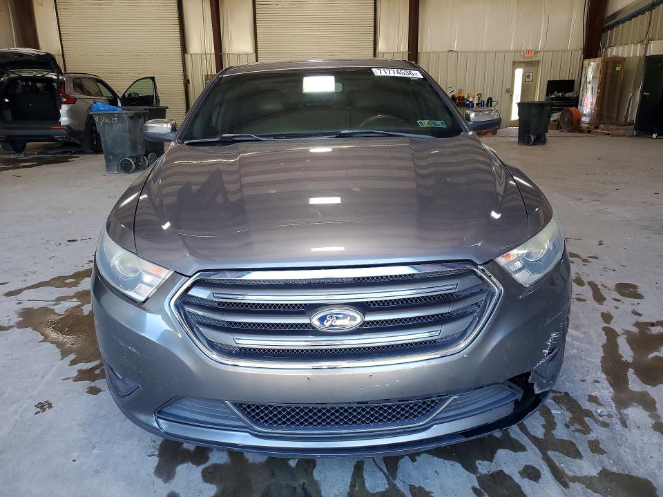 Photo 5 from auction – 2013 FORD TAURUS with VIN 1FAHP2F82DG110042