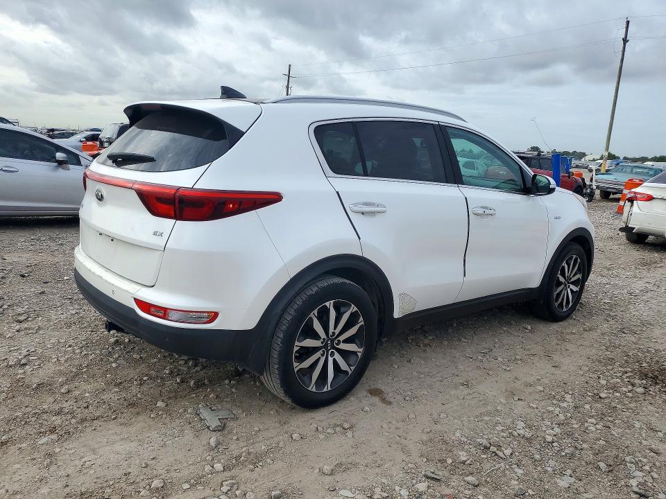 Foto 3 de la subasta – 2017 KIA SPORTAGE con VIN KNDPNCAC8H7203313